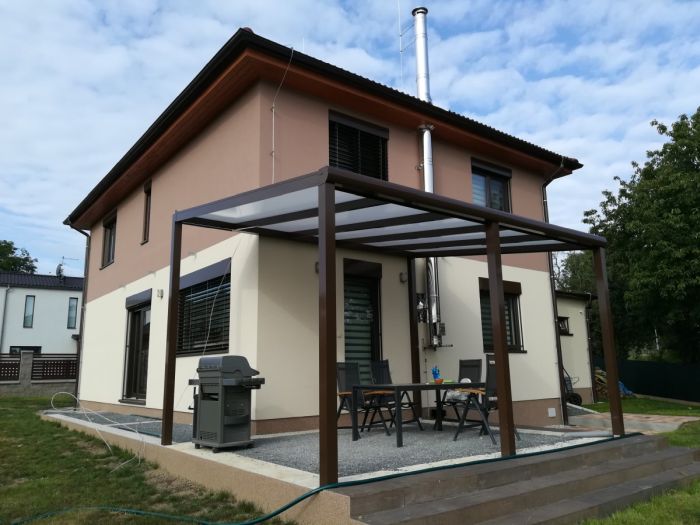 Pergola hnědá RAL8017 700 x 300 cm provedení DELUXE